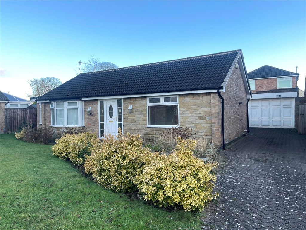 2 bed bungalow for sale in Crowood Avenue, Stokesley, Middlesbrough TS9, £255,000