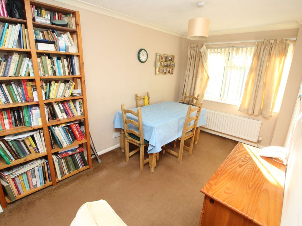3 bed end terrace house for sale in Coleridge Close, Newport Pagnell MK16, £300,000