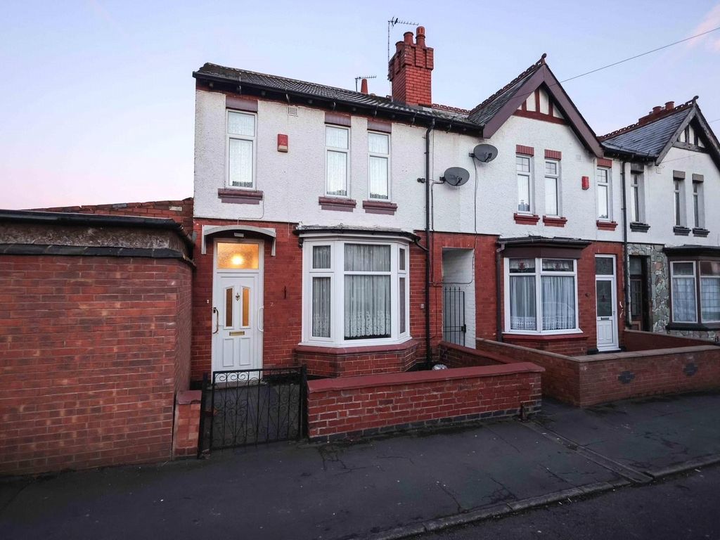 3 bed end terrace house for sale in Lily Street, West Bromwich, West Midlands B71, £250,000