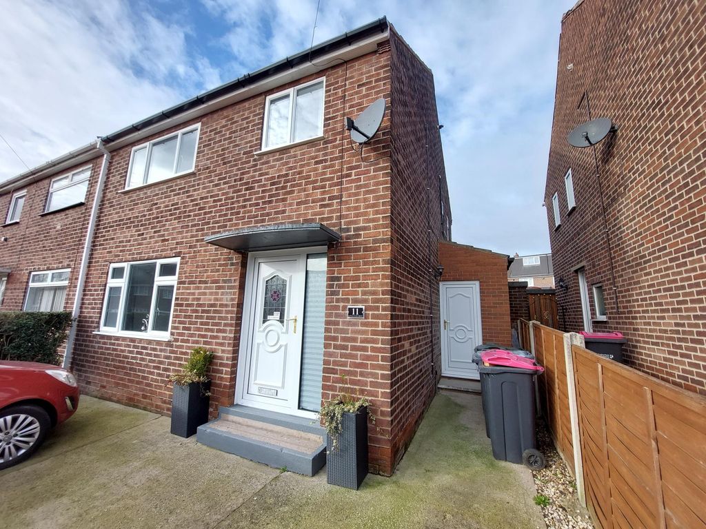 3 bed semi-detached house to rent in Longlands Drive, Rotherham S65, £3,683 pcm