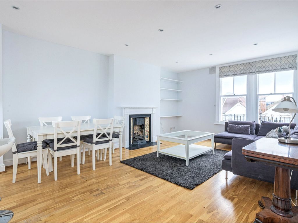3 bed flat for sale in Thurleigh Road, London SW12, £1,000,000