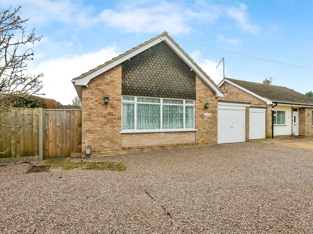 2 bed detached bungalow for sale in Church Road, Wisbech PE13, £160,000