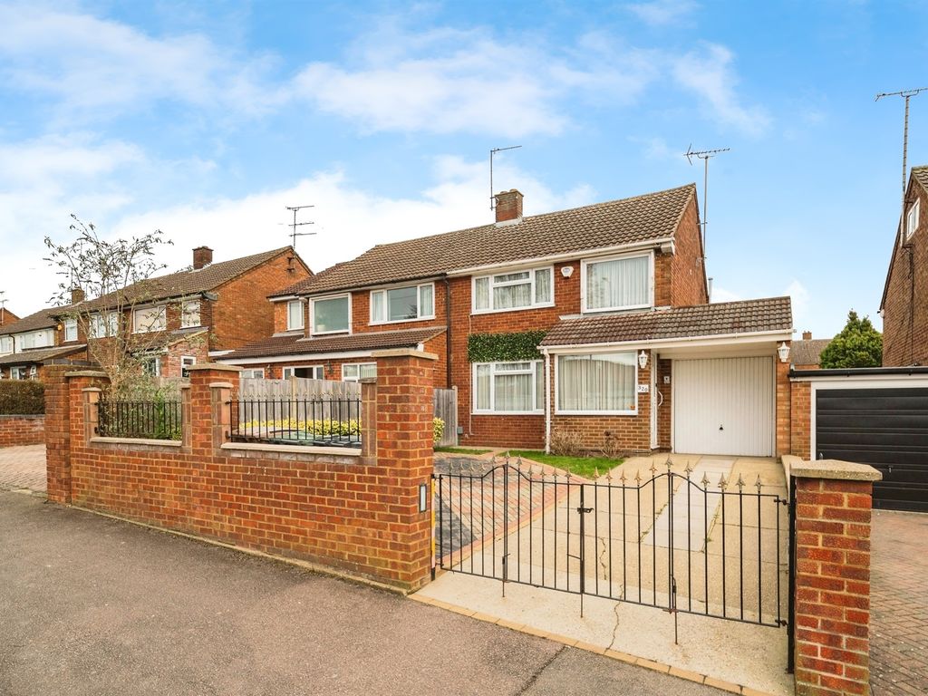 3 bed semi-detached house for sale in Sundon Park Road, Luton LU3, £365,000
