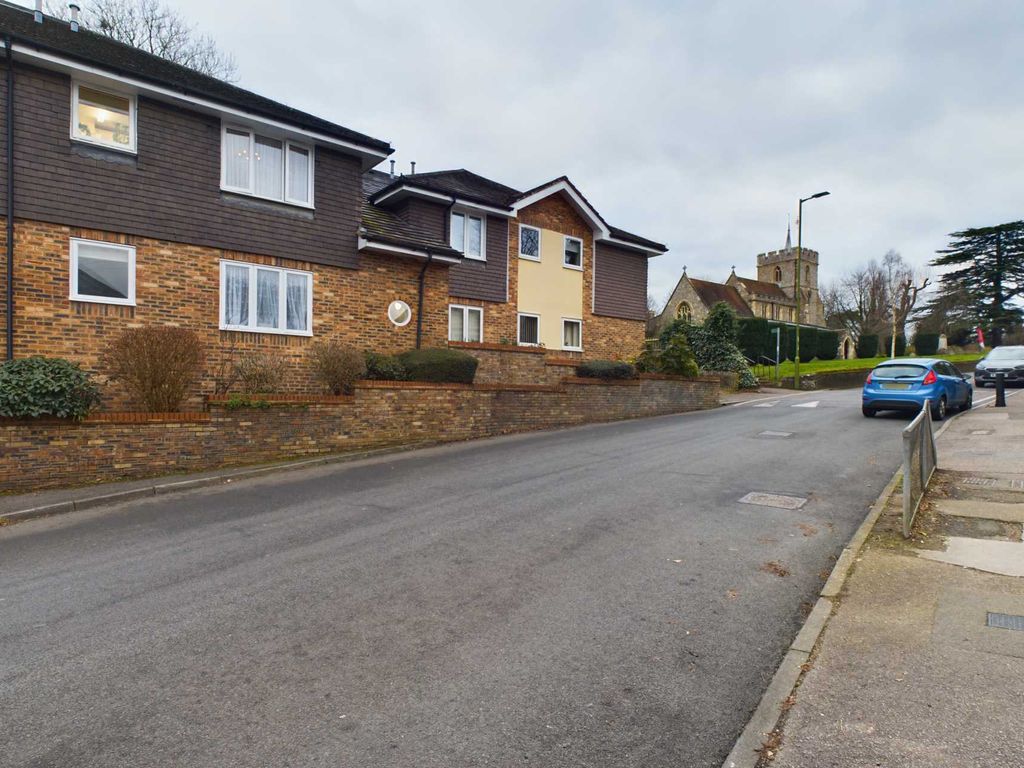 1 bed flat for sale in Church Lane, Kings Langley WD4, £150,000