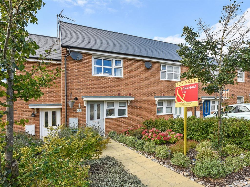 2 bed property for sale in Loom Crescent, Andover SP11, £235,000