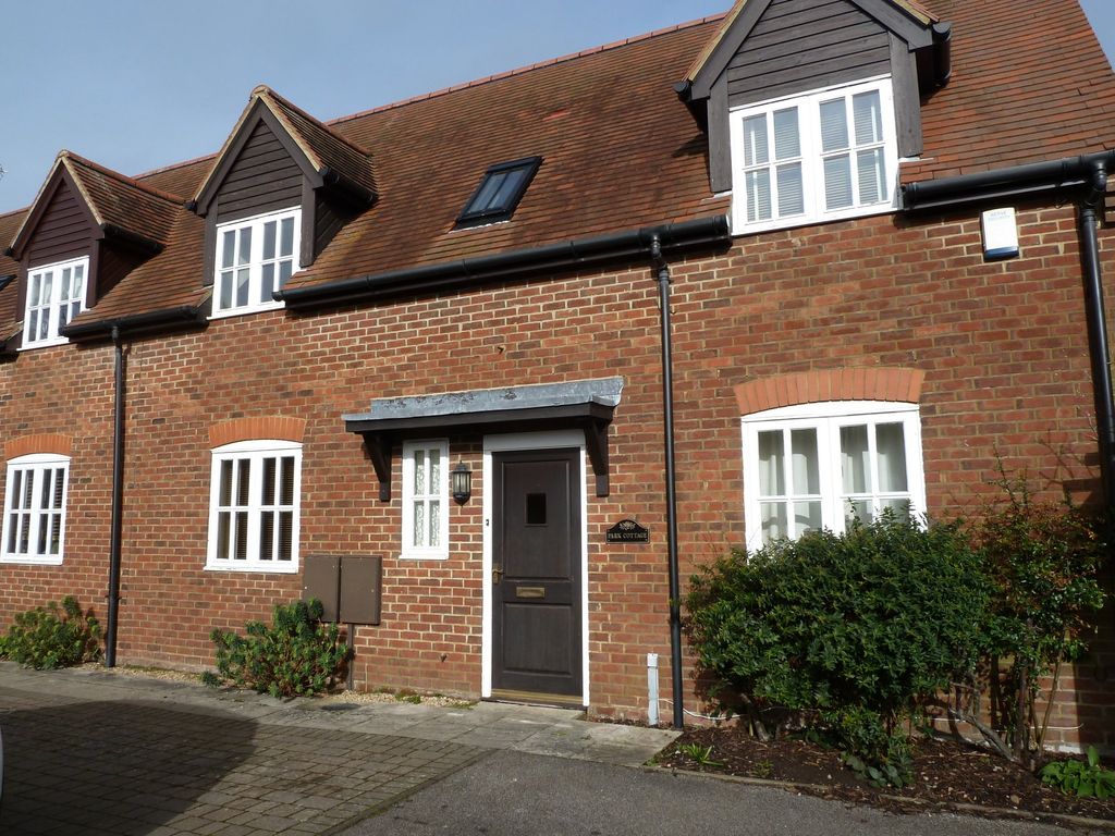 3 bed semi-detached house to rent in Greyhound Lane, Winslow, Buckinghamshire MK18, £1,300 pcm