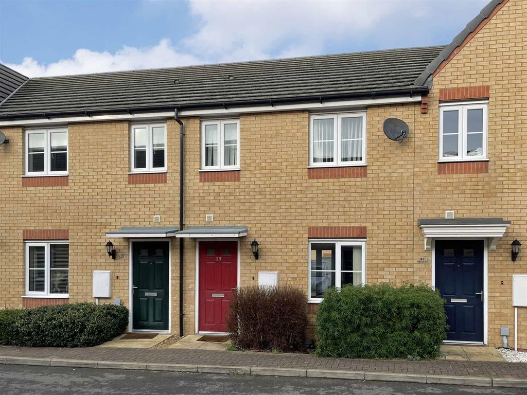3 bed terraced house to rent in Brooklands Way, Bourne PE10, £950 pcm