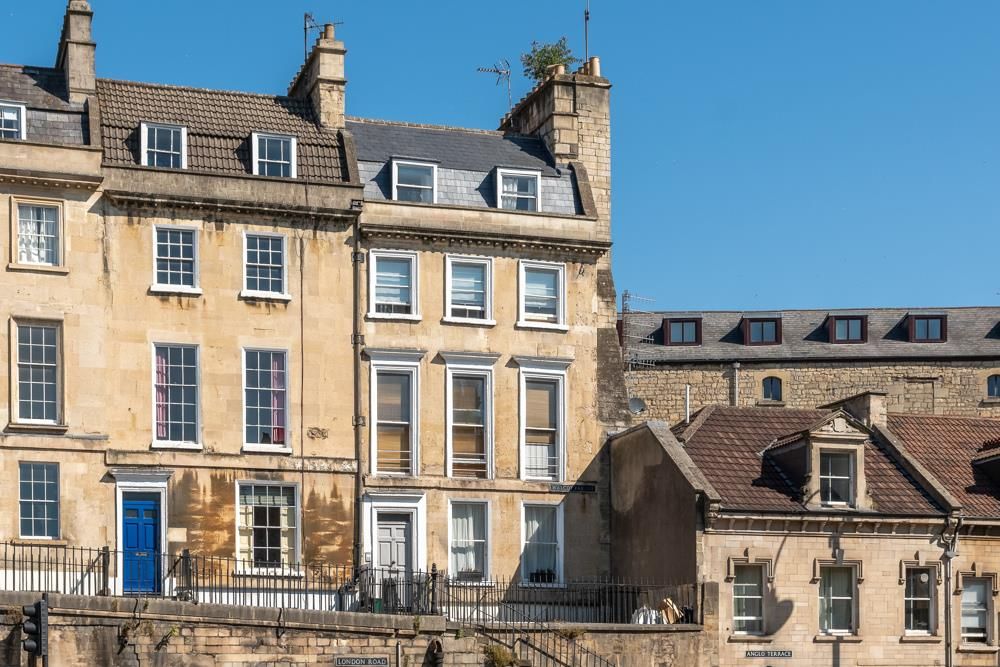 2 bed flat to rent in Walcot Parade, Bath BA1, £1,275 pcm