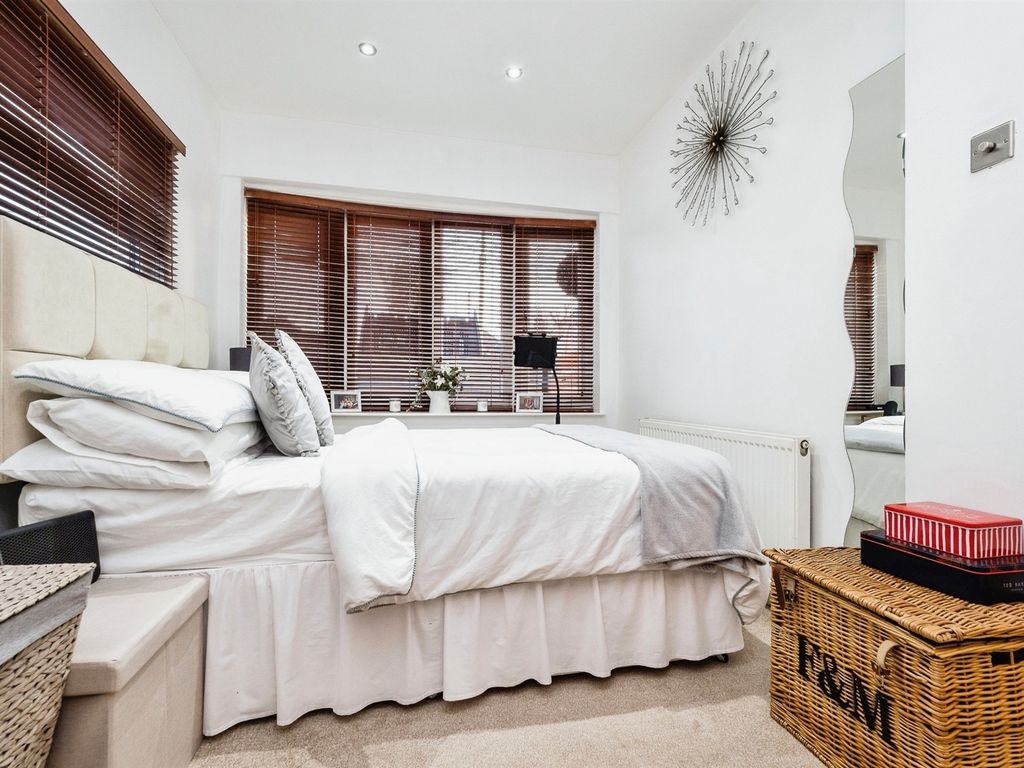 4 bed semi-detached house for sale in Abbey Wood Lane, Rainham RM13, £525,000