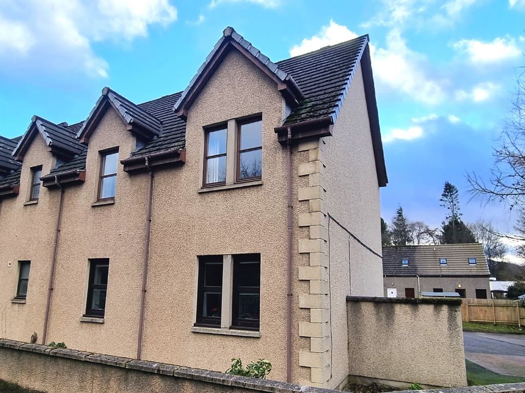 2 bed flat for sale in Ruthven Court, Kingussie PH21, £130,000