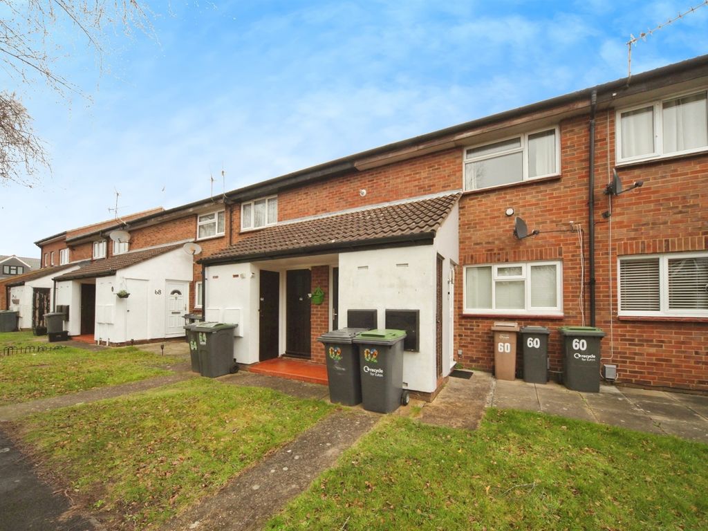 1 bed maisonette for sale in Enderby Road, Luton LU3, £180,000