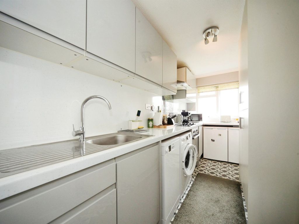 1 bed maisonette for sale in Enderby Road, Luton LU3, £180,000