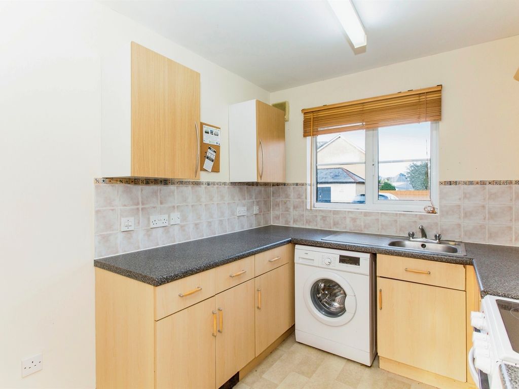 2 bed flat for sale in Priory Walk, Great Cambourne, Cambridge CB23, £131,250