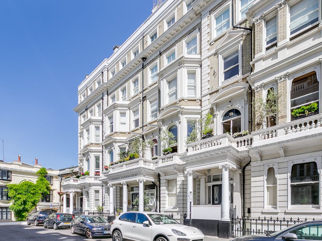 2 bed flat for sale in Cornwall Gardens Court, 47-50 Cornwall Gardens SW7, £1,795,000