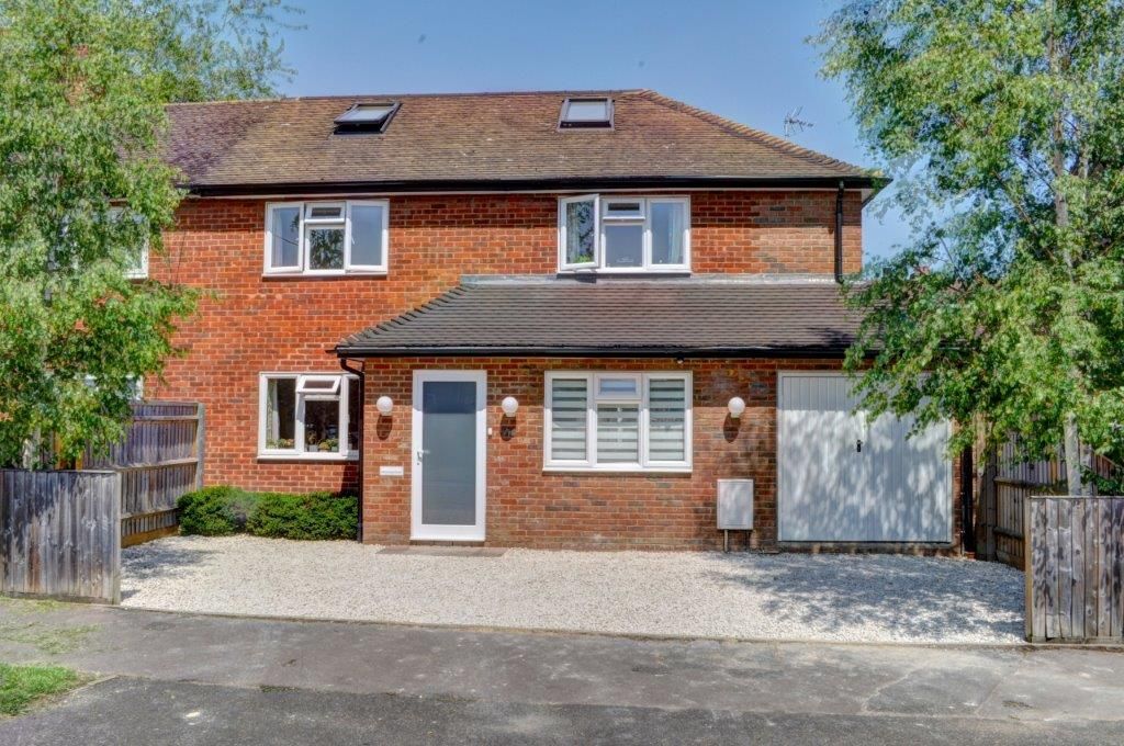 5 bed semi-detached house for sale in Marefield Road, Marlow SL7, £850,000