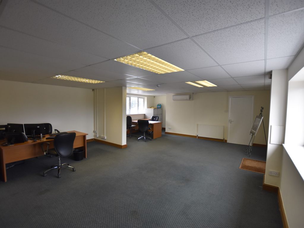 Office to let in Lower Wick, Dursley, Gloucestershire GL11, £13,000 pa