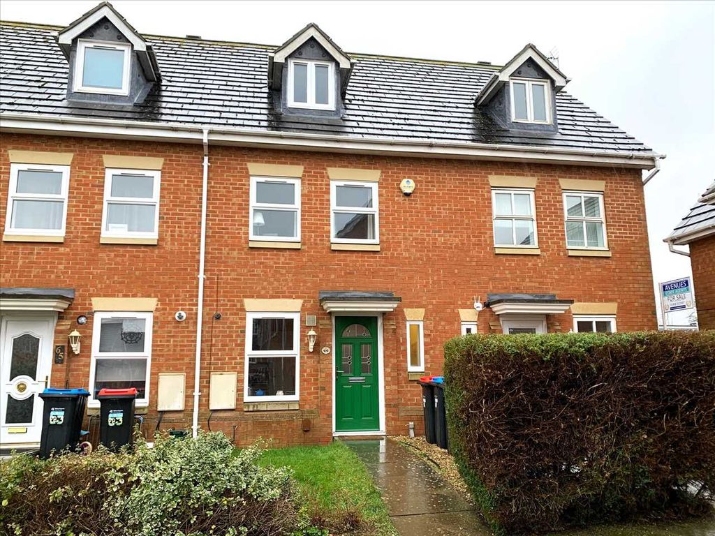 3 bed town house for sale in Oriel Close, Wolverton, Milton Keynes MK12, £340,000
