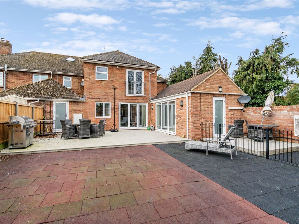 7 bed property for sale in East Street, Olney MK46, £1,000,000