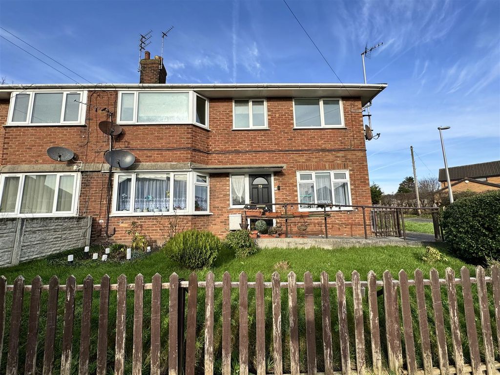 2 bed flat for sale in Dinmore Avenue, Blackpool FY3, £59,950