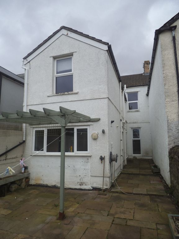4 bed terraced house for sale in Ewenny Road, Bridgend CF31, £249,950