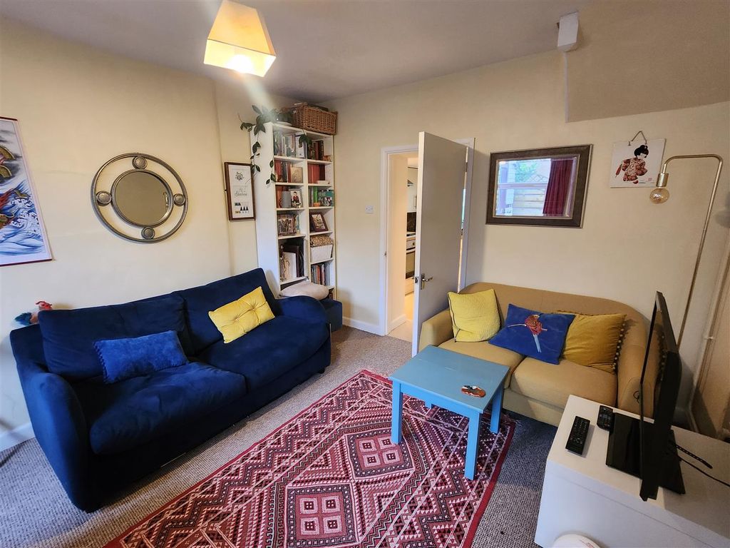 1 bed cottage to rent in Somerset Road, Cinderford GL14, £695 pcm