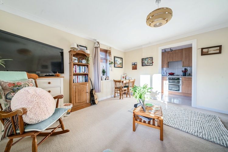 1 bed flat for sale in Dunstans Drive, Wokingham, Berkshire RG41, £100,000