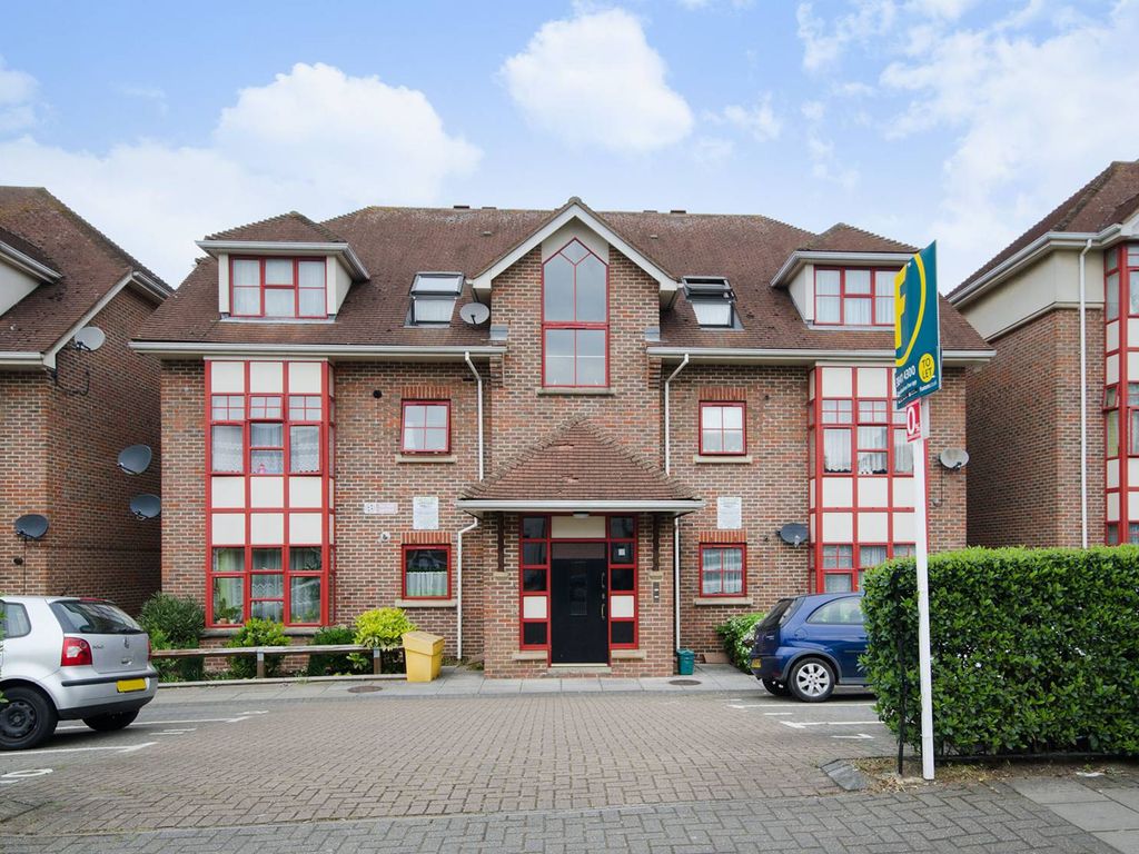 1 bed flat for sale in Union Road, Wembley HA0, £325,000