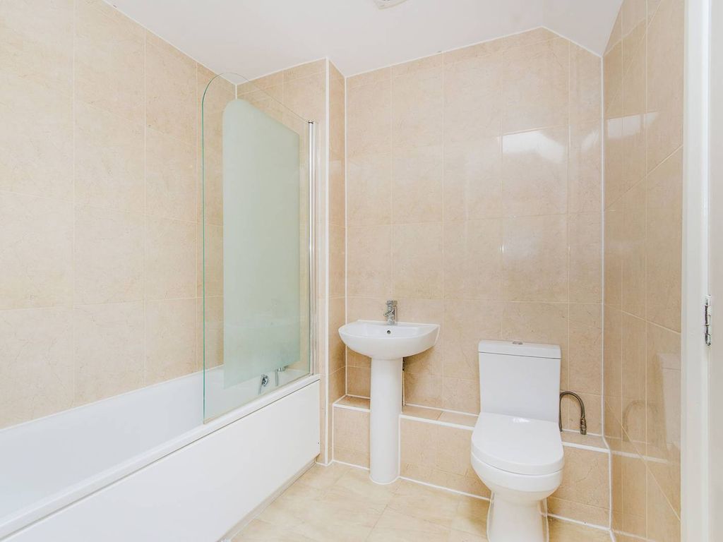 1 bed flat for sale in Union Road, Wembley HA0, £325,000