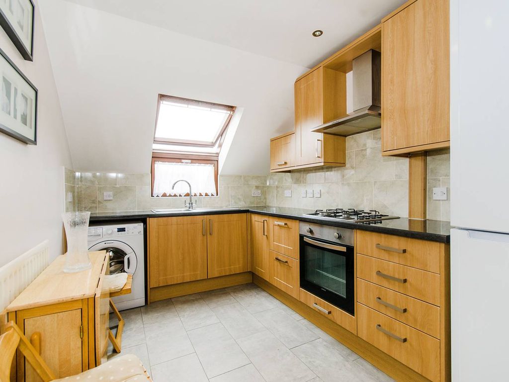 1 bed flat for sale in Union Road, Wembley HA0, £325,000