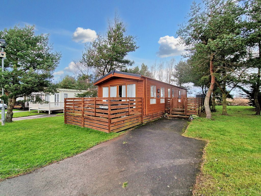 2 bed mobile/park home for sale in Felton, Morpeth NE65, £50,000