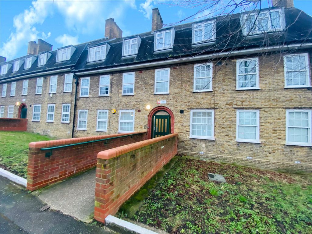 2 bed flat for sale in Wingrove Road, Catford, London SE6, £225,000