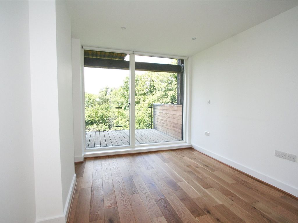 2 bed flat to rent in The Copper Building, Kingfisher Way, Cambridge, Cambridgeshire CB2, £2,100 pcm