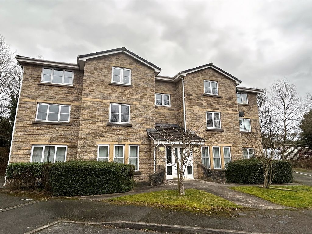 1 bed flat for sale in Brook Fold, Chapel-En-Le-Frith, High Peak SK23, £120,000