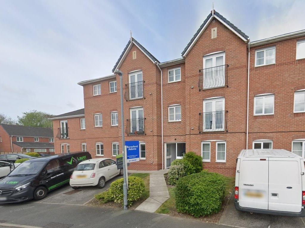 2 bed flat for sale in Pendinas, Wrexham LL11, £50,000