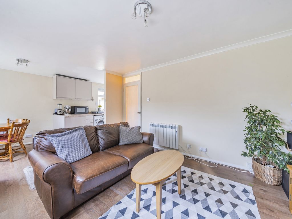 1 bed flat for sale in Chenies Close, Tunbridge Wells, Kent TN2, £160,000