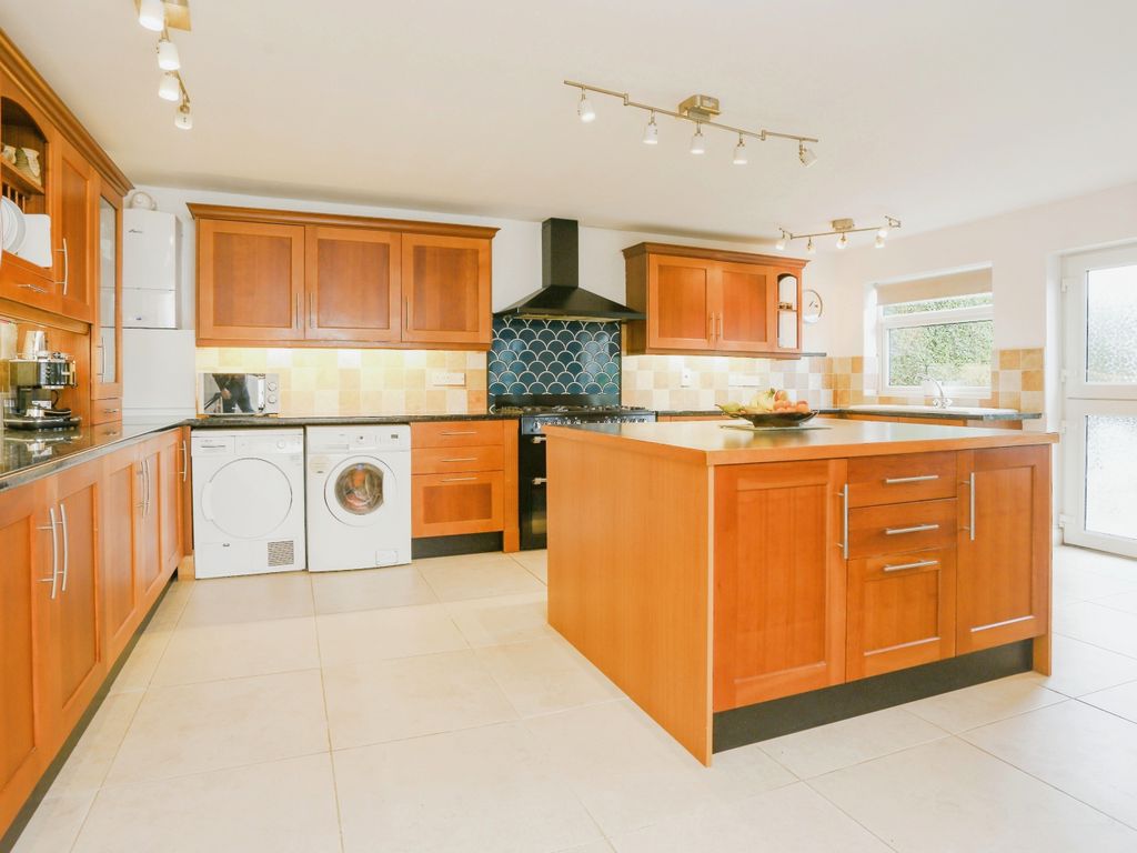 4 bed detached house for sale in Beeby Road, Scraptoft, Leicester LE7, £430,000