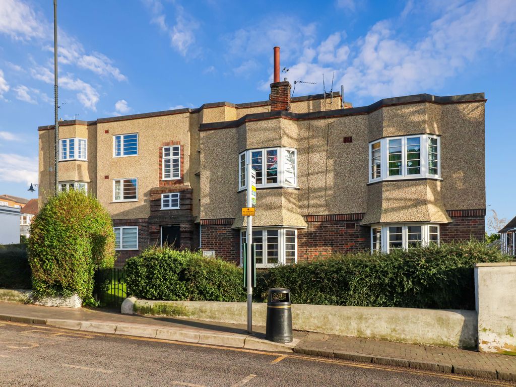 2 bed maisonette for sale in Holywell Hill, St.Albans AL1, £400,000