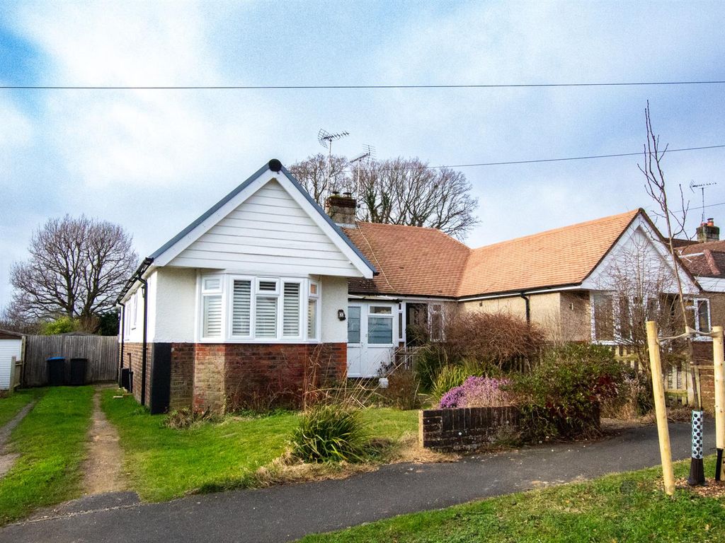 2 bed bungalow for sale in Oldlands Avenue, Hassocks BN6, £500,000