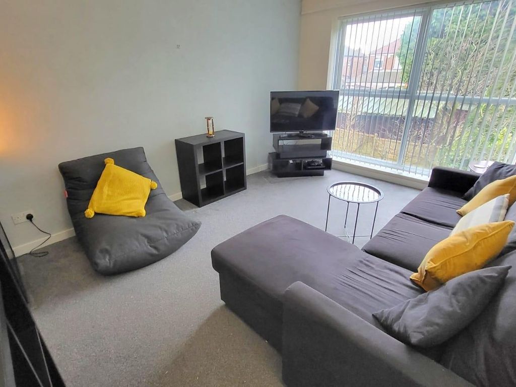 1 bed flat for sale in Kensington Grove, Denton, Manchester M34, £104,500