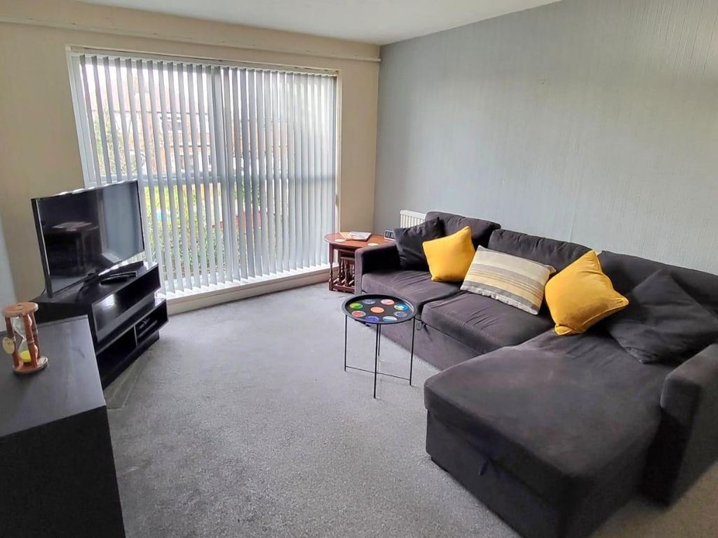 1 bed flat for sale in Kensington Grove, Denton, Manchester M34, £104,500