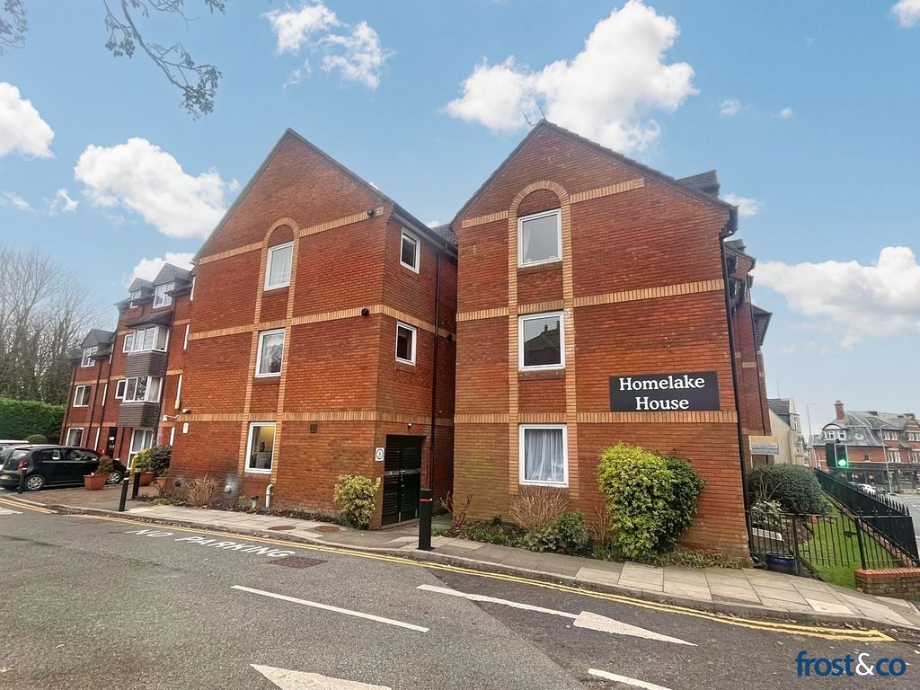 1 bed flat for sale in Station Road, Parkstone, Poole, Dorset BH14, £150,000