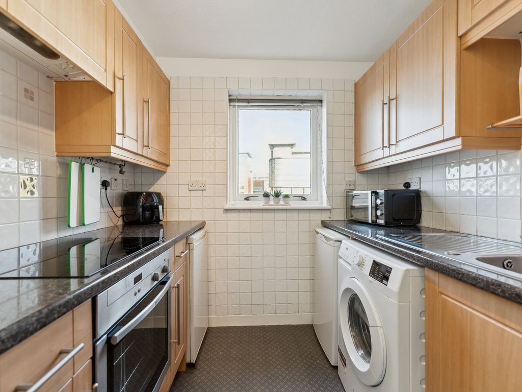 1 bed flat for sale in Riverview Gardens, Tradeston, Glasgow G5, £139,000