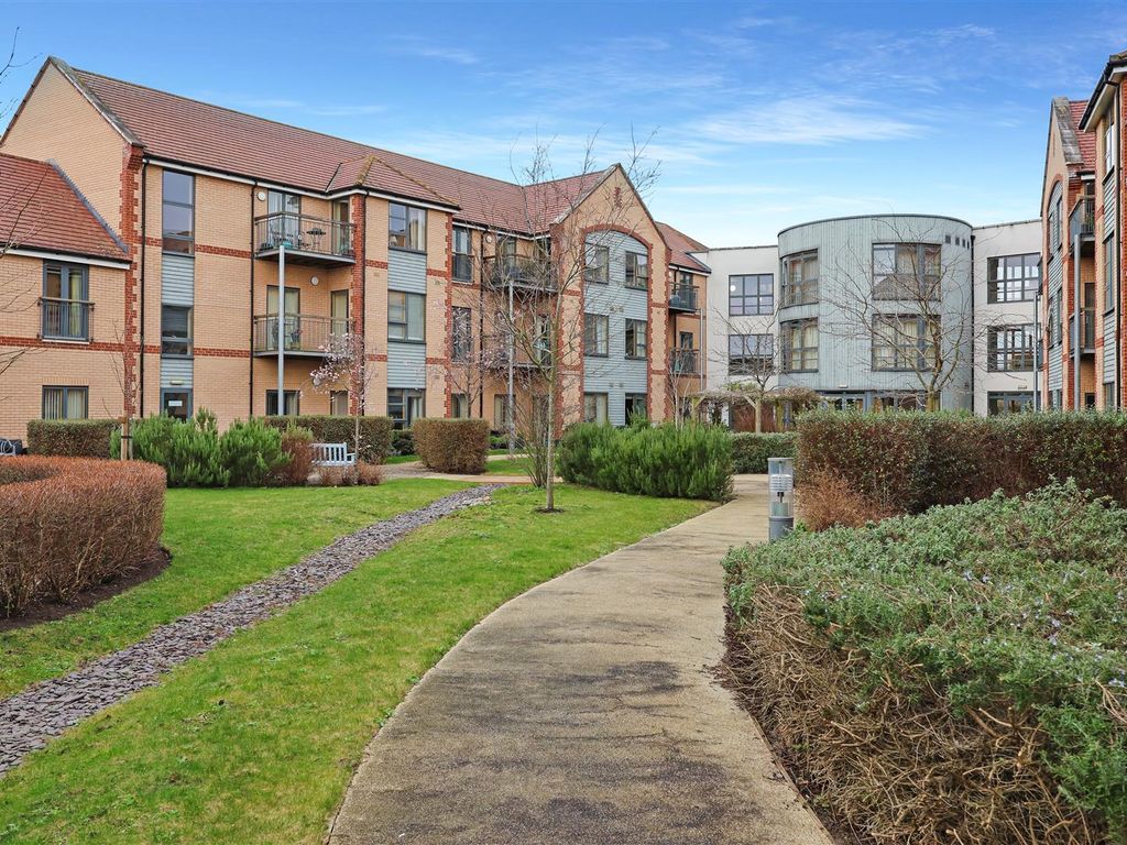 1 bed flat for sale in Wellbrook Way, Girton, Cambridge CB3, £215,000