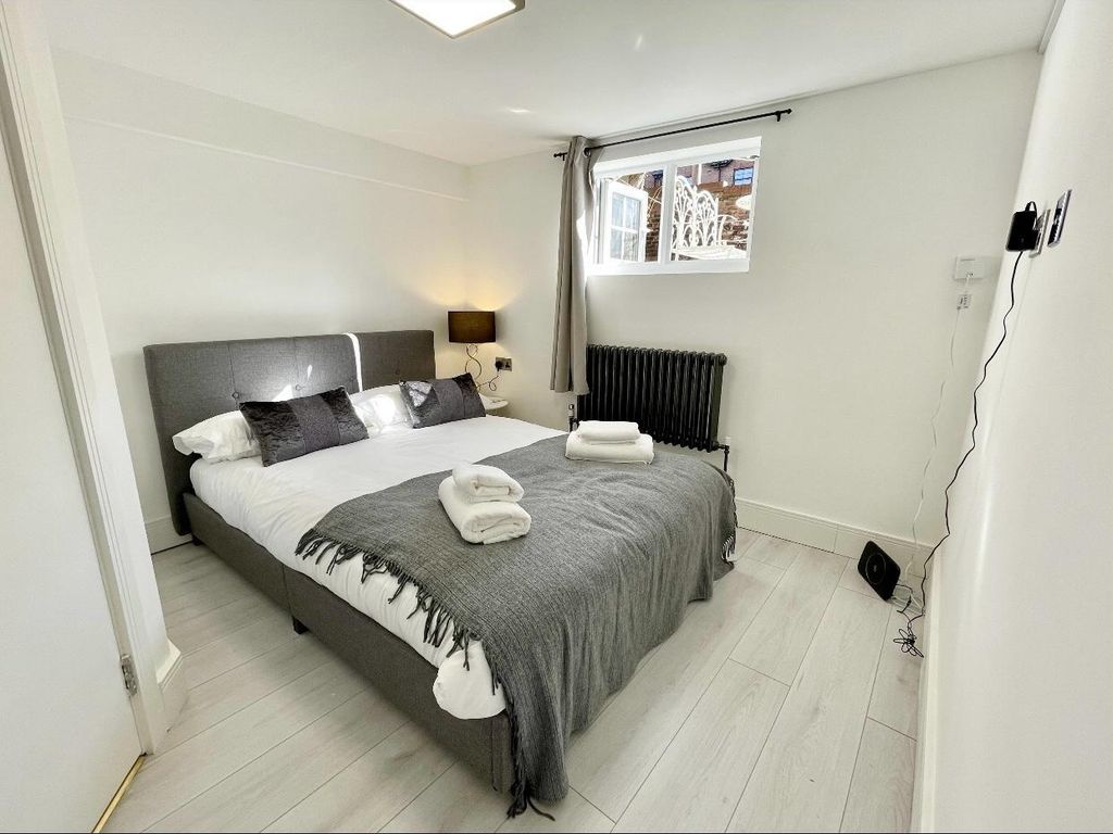 1 bed flat to rent in Queen Street, York YO24, £1,350 pcm