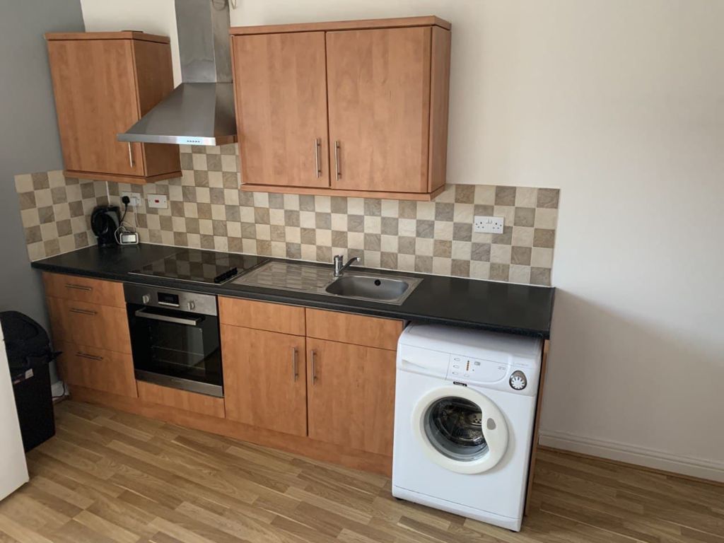 1 bed terraced house to rent in Bexley Avenue, Leeds LS8, £675 pcm