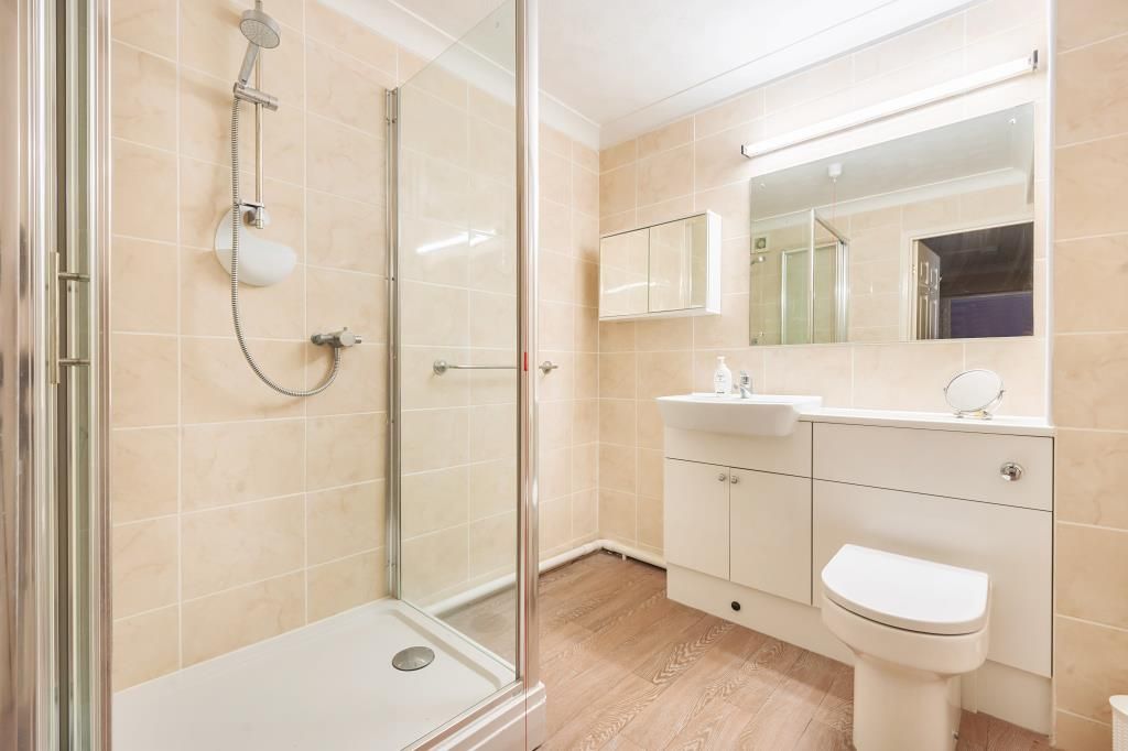 2 bed flat for sale in Abingdon, Oxfordshire OX14, £150,000