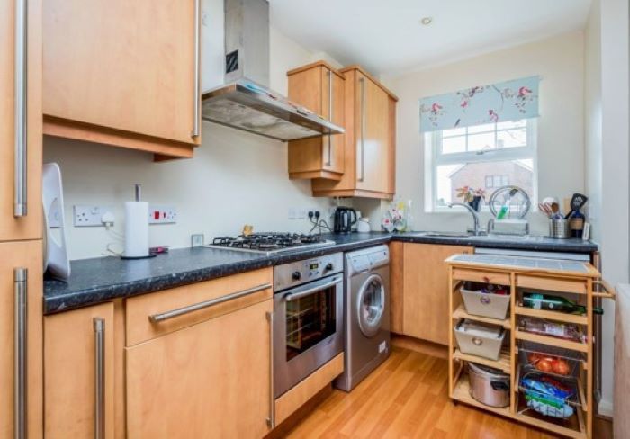 2 bed flat for sale in Wordsworth Road, Manchester M34, £100,000