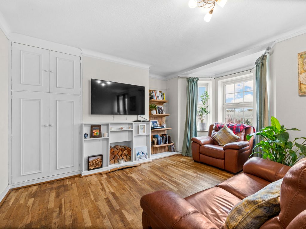 2 bed flat for sale in West Barnes Lane, New Malden KT3, £385,000