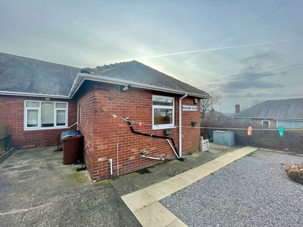 3 bed bungalow for sale in Broadway Villas, Newcastle Upon Tyne NE15, £165,000