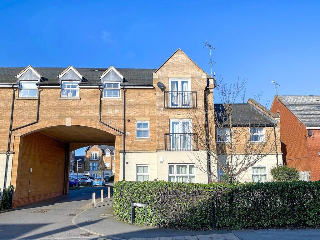 1 bed flat for sale in Eagle Close, Leighton Buzzard LU7, £160,000